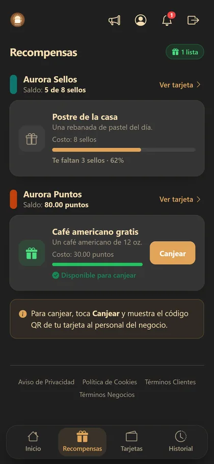 Recompensas del cliente: café americano gratis disponible para canjear y progreso hacia el postre de la casa.