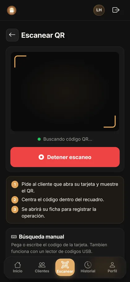 Escáner QR del empleado buscando un código.