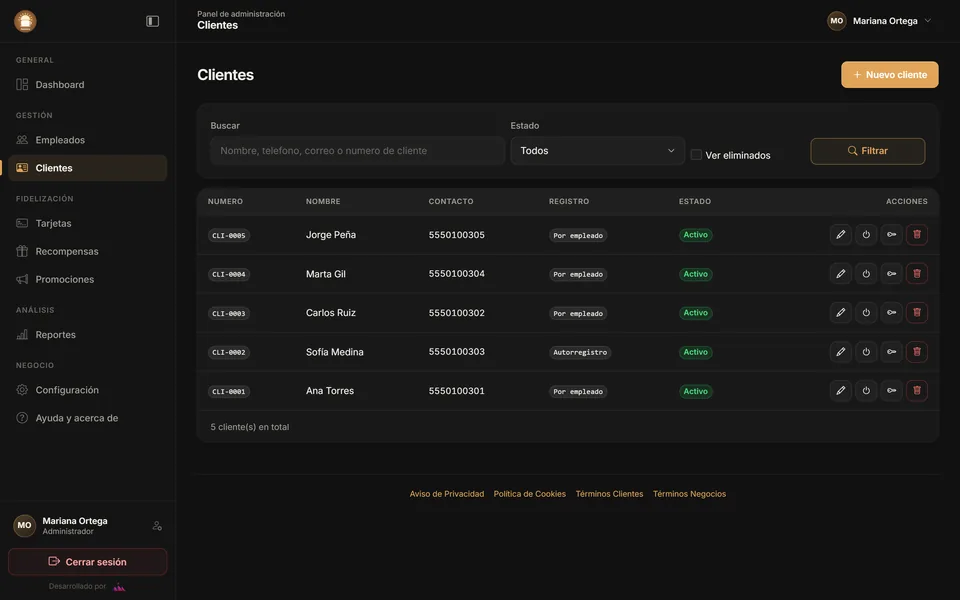Lista de clientes con número, contacto, forma de registro y estado.